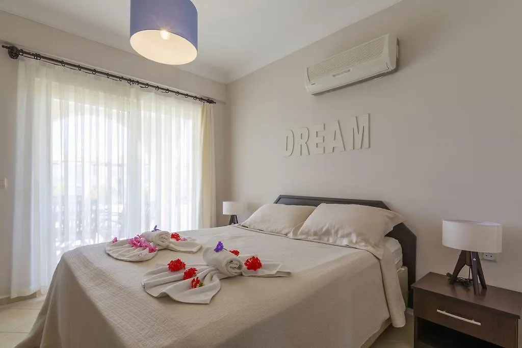 Apollonium Beach Flats And Villas Акбук